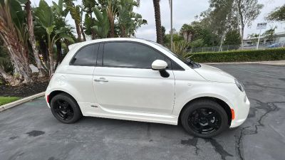 2015 Fiat 500e - Image 1