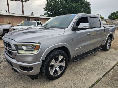 2019 RAM 1500 CREW CAB PICKUP V8, HEMI, 5.7 LITER LARAMIE PICKUP 4D 5 1/2 FT