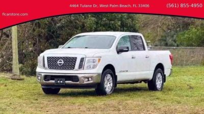 2018 Nissan Titan Crew Cab - Image 1