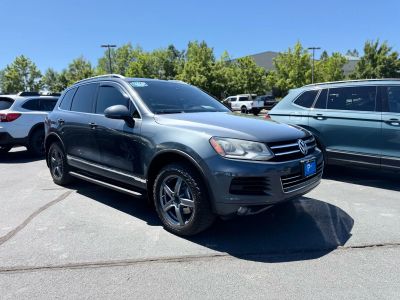 2013 VOLKSWAGEN TOUAREG SUV V6, TURBO DIESEL, 3.0 LITER TDI EXECUTIVE SPORT UTILITY 4D