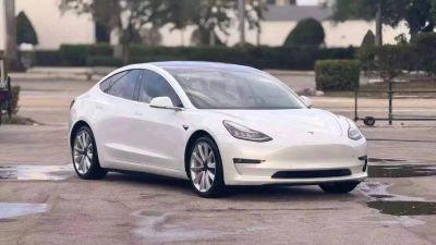 2018 Tesla Model 3 - Image 1