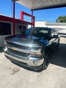 2017 Chevrolet Silverado 1500 Crew Cab - Image 1