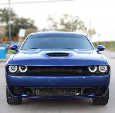 2018 Dodge Challenger SXT photo 2