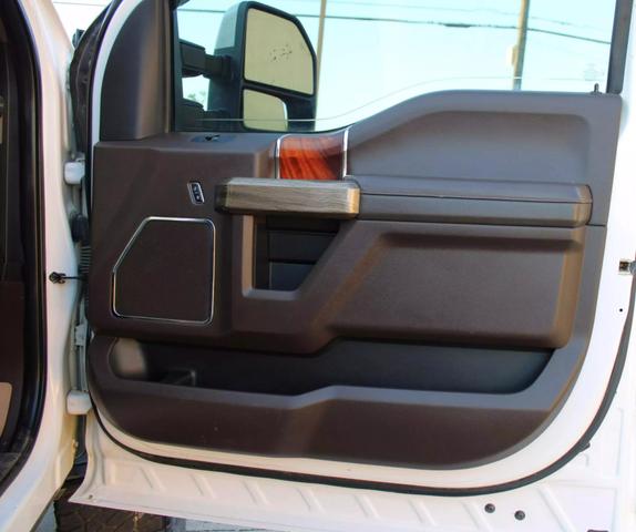 2017 Ford F-250 Super Duty King Ranch photo 21