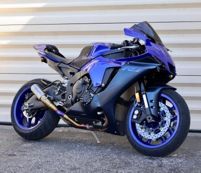 Image of 2022 YAMAHA YZF R1