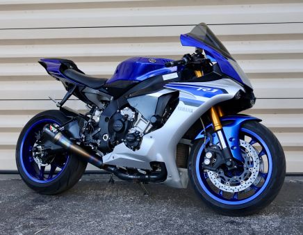 Image of 2016 YAMAHA YZF-R1