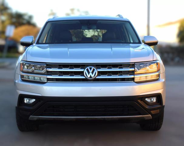 2018 Volkswagen Atlas SE photo 2