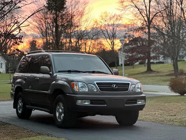 Lexus LX's photo