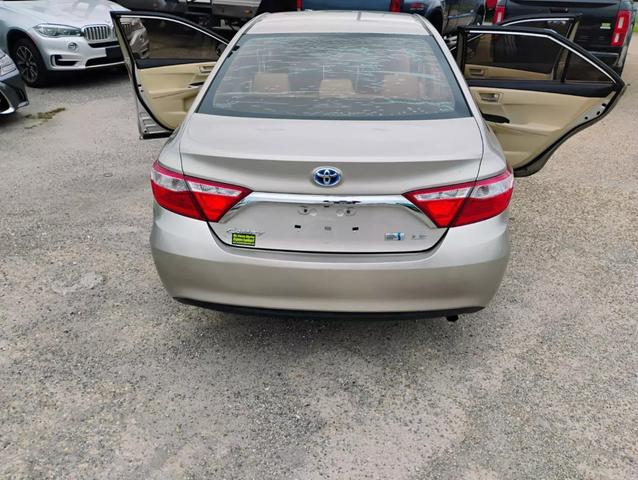 2016 Toyota Camry LE photo 6