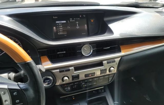 2015 LEXUS ES ES 300H SEDAN 4D