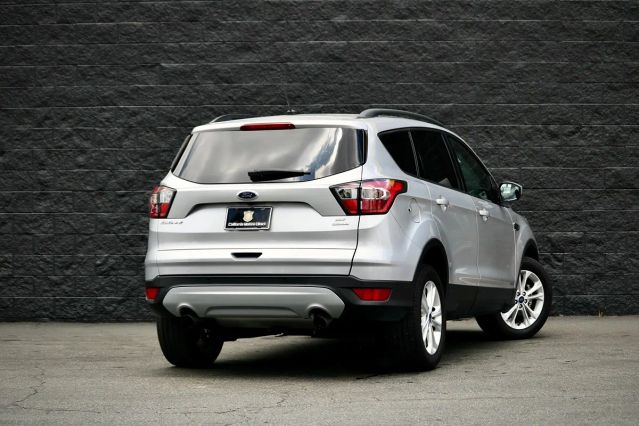 2017 FORD ESCAPE SE SPORT UTILITY 4D