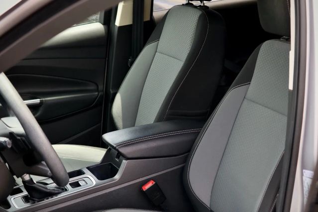 2017 FORD ESCAPE SE SPORT UTILITY 4D