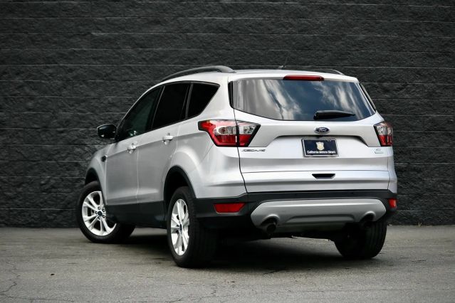 2017 FORD ESCAPE SE SPORT UTILITY 4D
