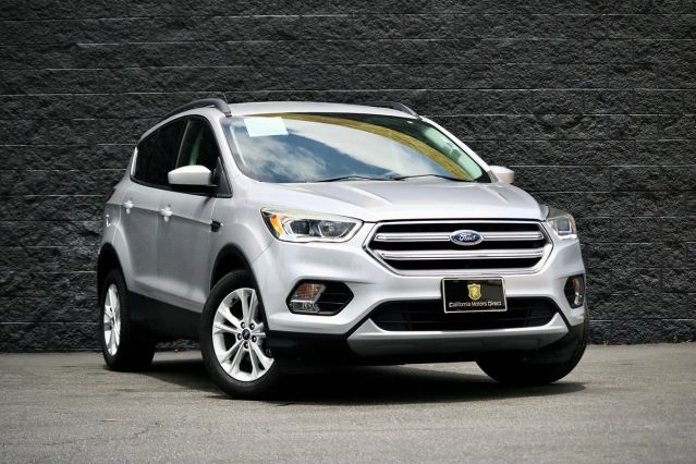 2017 FORD ESCAPE SE SPORT UTILITY 4D