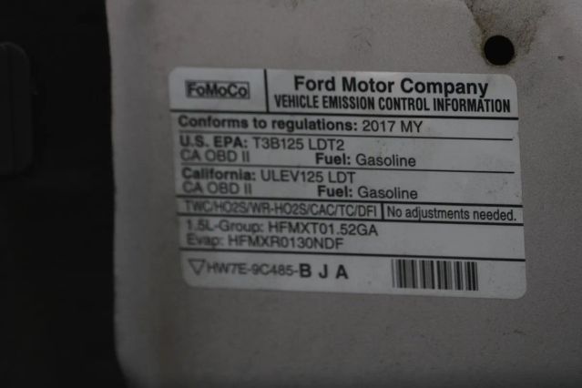 2017 FORD ESCAPE SE SPORT UTILITY 4D