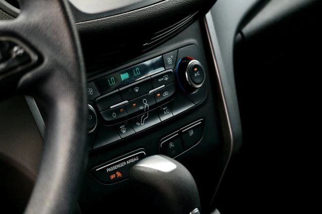 2017 FORD ESCAPE SE SPORT UTILITY 4D