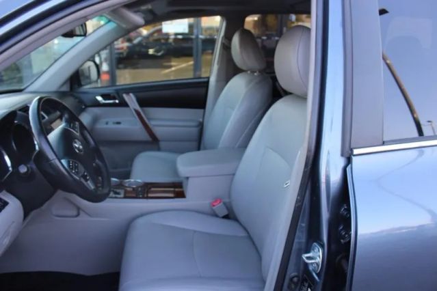2012 TOYOTA HIGHLANDER LIMITED SPORT UTILITY 4D