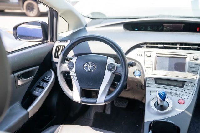 2015 TOYOTA PRIUS FOUR HATCHBACK 4D