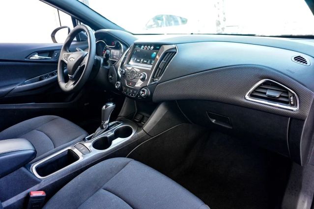 2018 CHEVROLET CRUZE LT HATCHBACK 4D