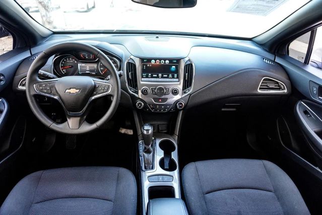 2018 CHEVROLET CRUZE LT HATCHBACK 4D