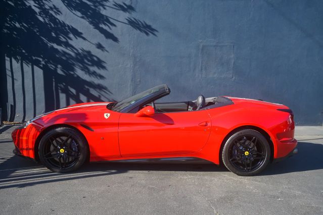 2016 FERRARI CALIFORNIA T CONVERTIBLE 2D