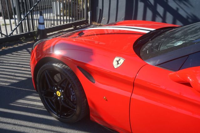 2016 FERRARI CALIFORNIA T CONVERTIBLE 2D