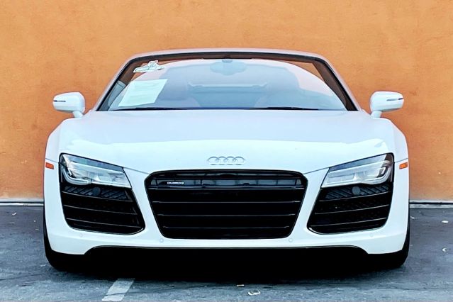 2015 AUDI R8 V10 CONVERTIBLE 2D