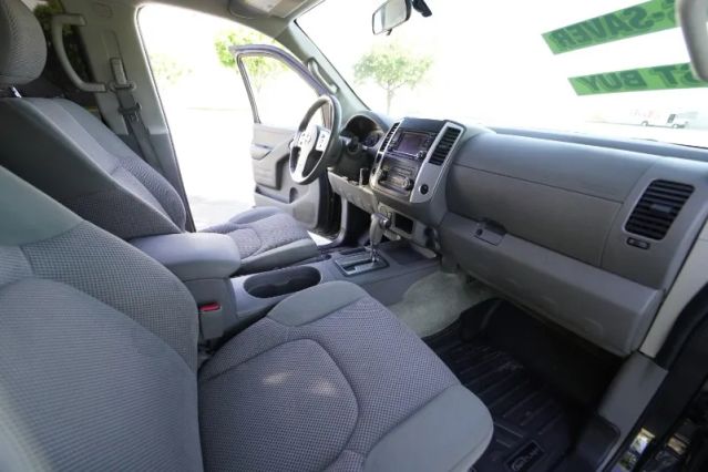 2015 NISSAN FRONTIER CREW CAB SV PICKUP 4D 5 FT