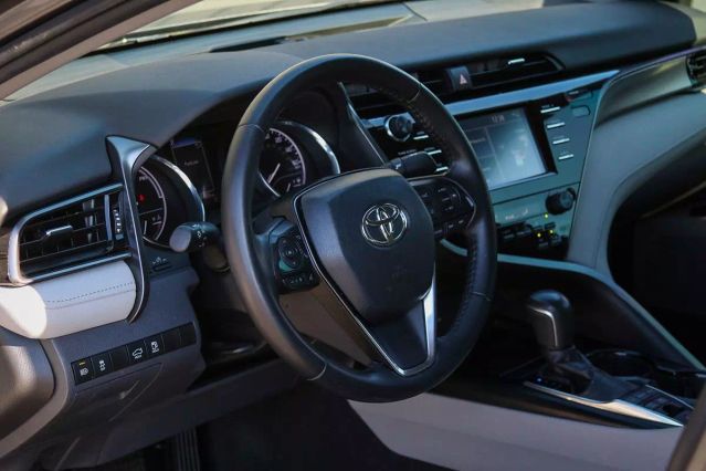 2019 TOYOTA CAMRY HYBRID SE SEDAN 4D