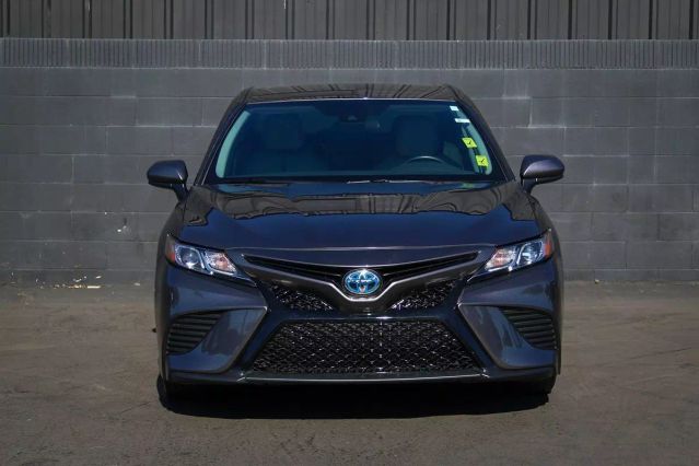 2019 TOYOTA CAMRY HYBRID SE SEDAN 4D