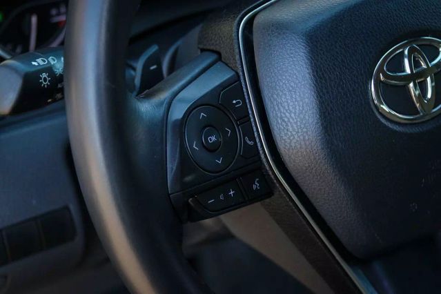 2019 TOYOTA CAMRY HYBRID SE SEDAN 4D