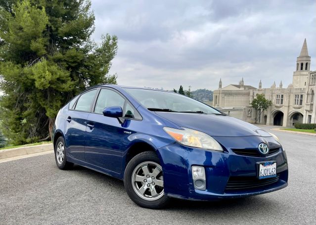 2010 TOYOTA PRIUS III HATCHBACK 4D