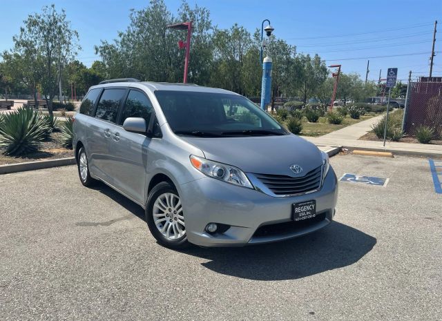2016 TOYOTA SIENNA XLE MINIVAN 4D