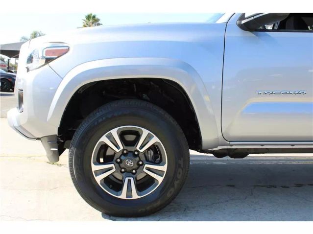 2018 TOYOTA TACOMA DOUBLE CAB TRD SPORT PICKUP 4D 5 FT