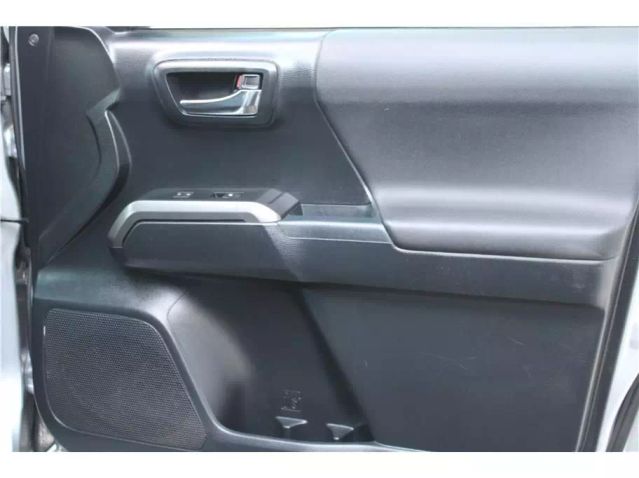 2018 TOYOTA TACOMA DOUBLE CAB TRD SPORT PICKUP 4D 5 FT