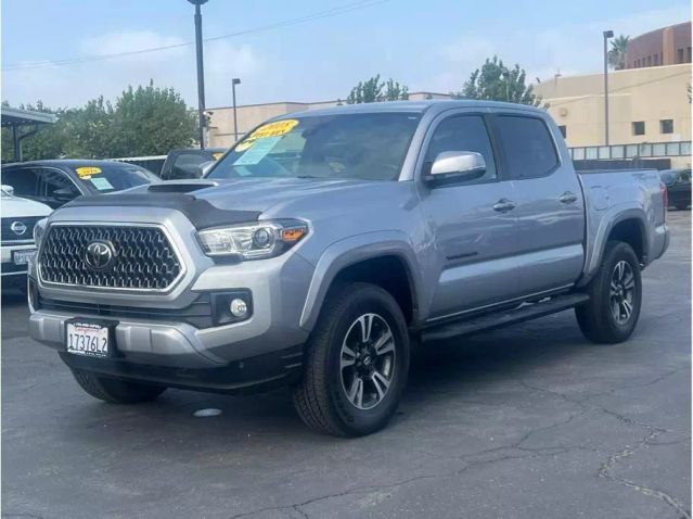 2018 TOYOTA TACOMA DOUBLE CAB TRD SPORT PICKUP 4D 5 FT
