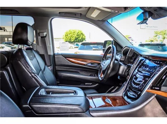 2017 CADILLAC ESCALADE ESV LUXURY SPORT UTILITY 4D