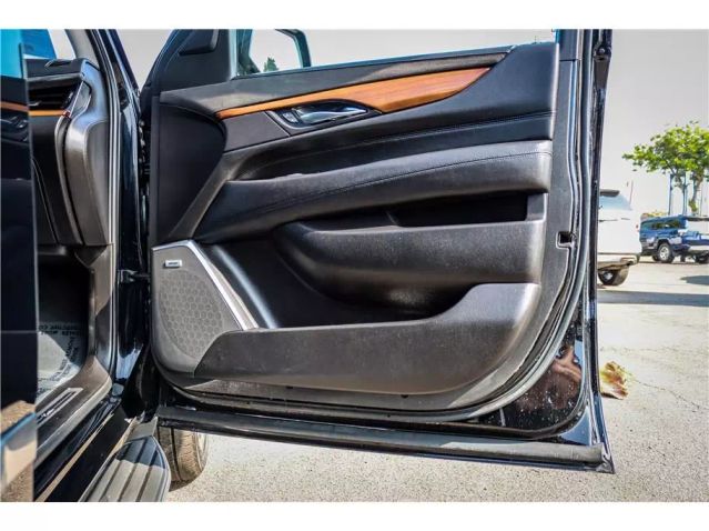 2017 CADILLAC ESCALADE ESV LUXURY SPORT UTILITY 4D