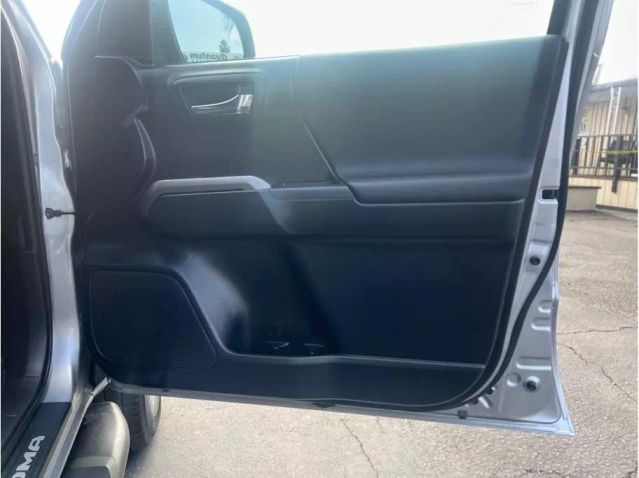 2018 TOYOTA TACOMA DOUBLE CAB TRD SPORT PICKUP 4D 5 FT