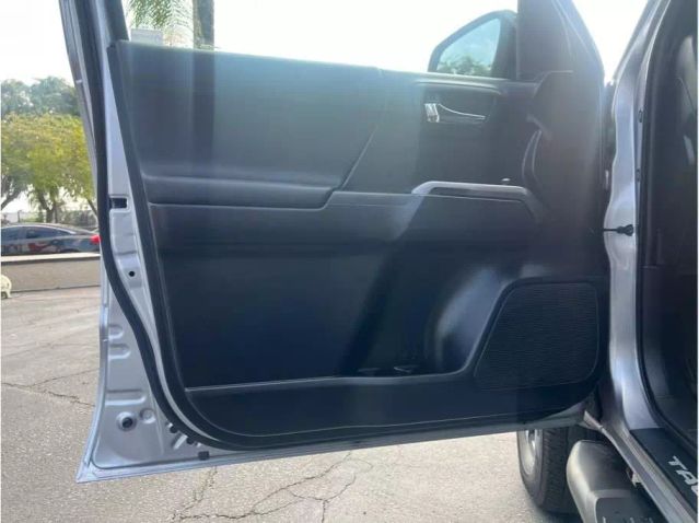 2018 TOYOTA TACOMA DOUBLE CAB TRD SPORT PICKUP 4D 5 FT