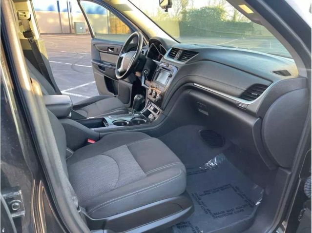 2015 CHEVROLET TRAVERSE LT SPORT UTILITY 4D