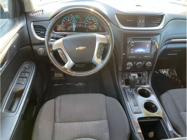 2015 CHEVROLET TRAVERSE LT SPORT UTILITY 4D