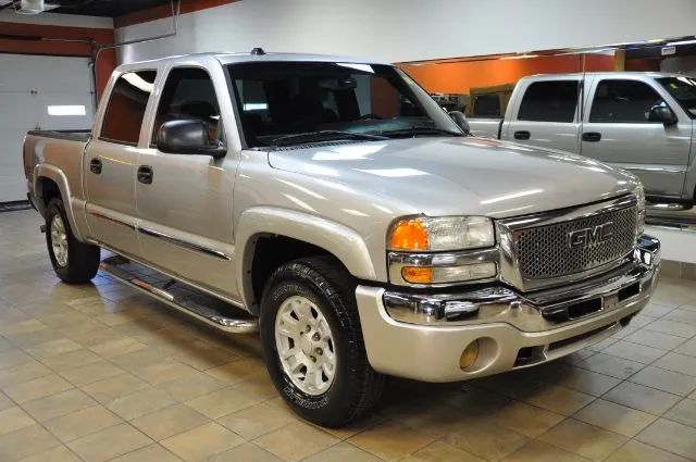 2005 GMC SIERRA 1500 CREW CAB