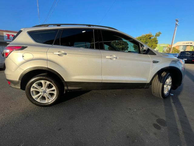 2018 FORD ESCAPE SE SPORT UTILITY 4D
