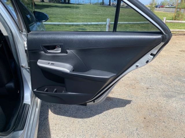 2014 TOYOTA CAMRY SE SEDAN 4D