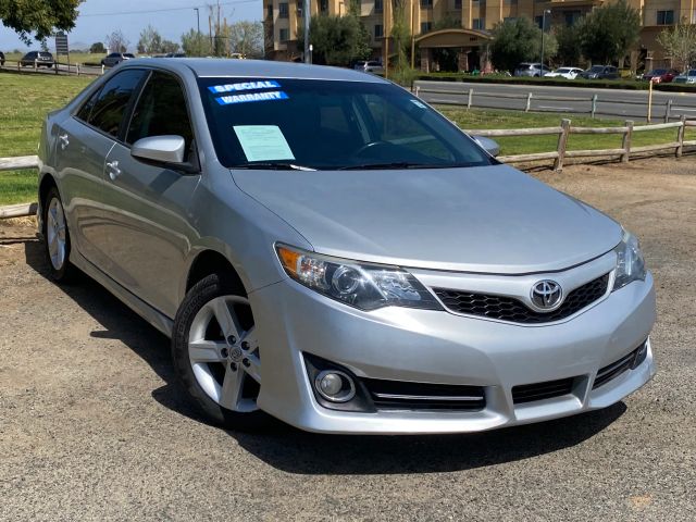 2014 TOYOTA CAMRY SE SEDAN 4D