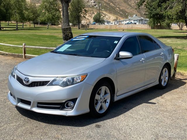 2014 TOYOTA CAMRY SE SEDAN 4D