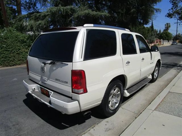 2002 CADILLAC ESCALADE SPORT UTILITY 4D