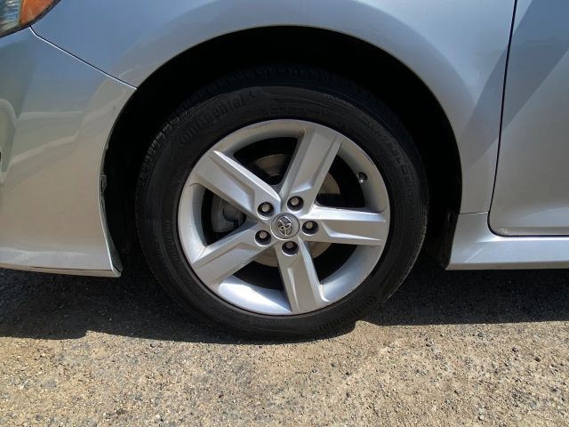 2014 TOYOTA CAMRY SE SEDAN 4D