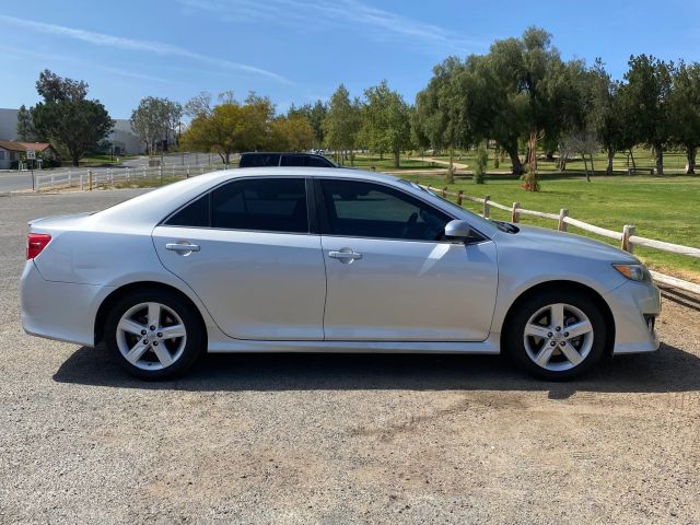 2014 TOYOTA CAMRY SE SEDAN 4D